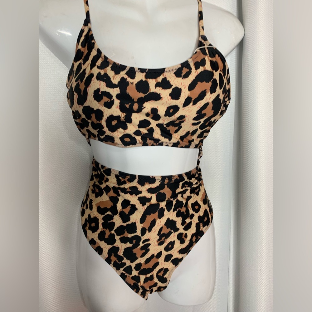 NWOT Leopard Print Cutout Swimsuit - Picture 6 of 9